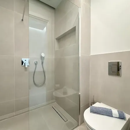 Lägenhet Luxurious Penthouse City Centre