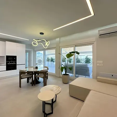 Luxurious Penthouse City Centre